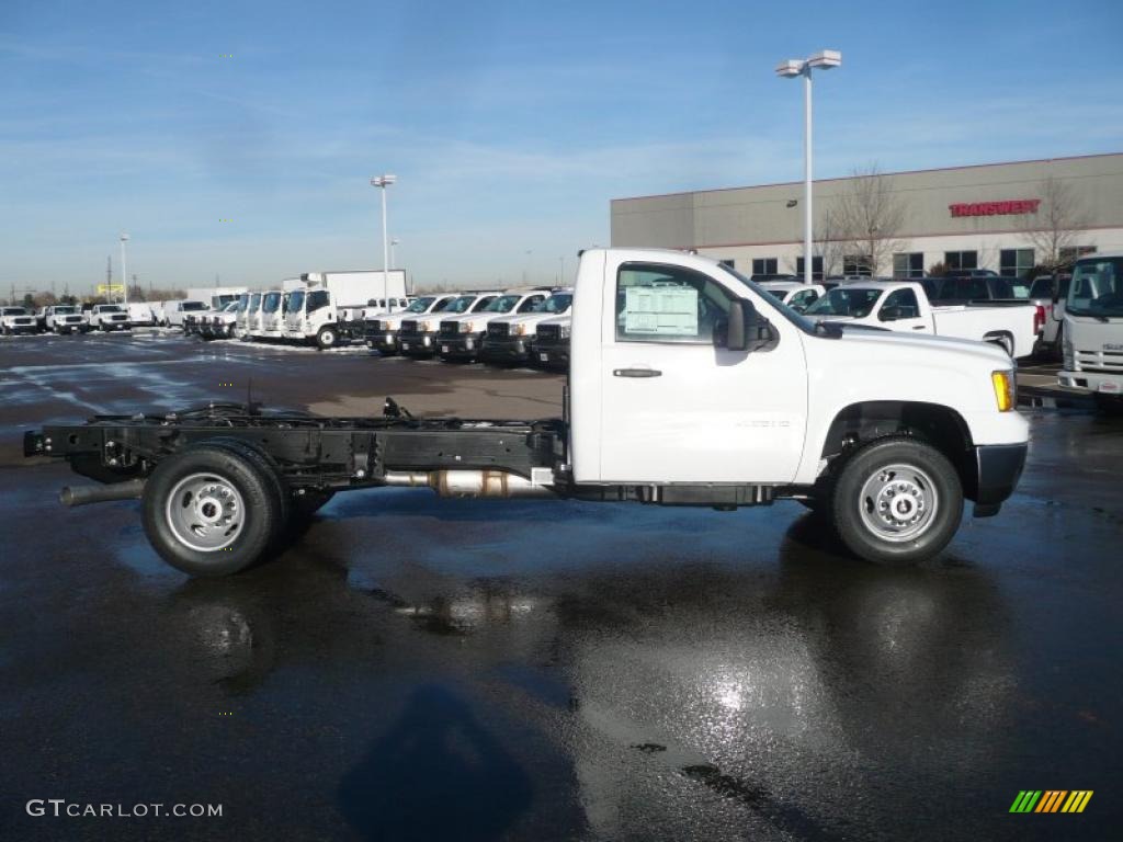 Summit White 2011 GMC Sierra 3500HD Work Truck Regular Cab 4x4 Chassis Exterior Photo #42936875
