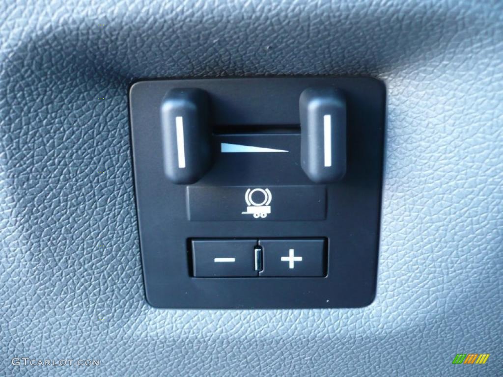 2011 GMC Sierra 3500HD Work Truck Regular Cab 4x4 Chassis Controls Photo #42936923