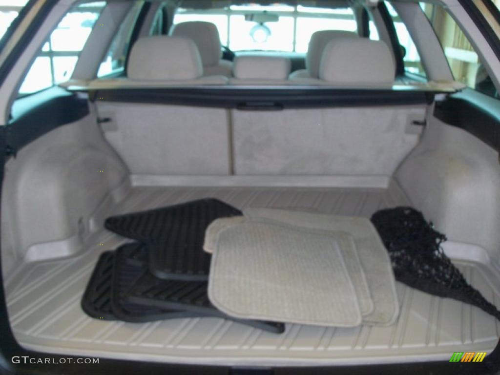 2008 Subaru Outback 2.5i Wagon Trunk Photo #42942647