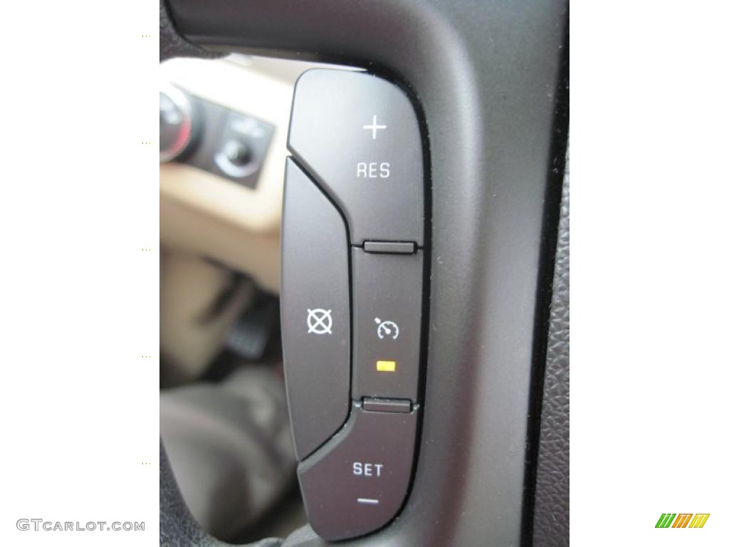 2009 Saturn Outlook XE Controls Photo #42946915