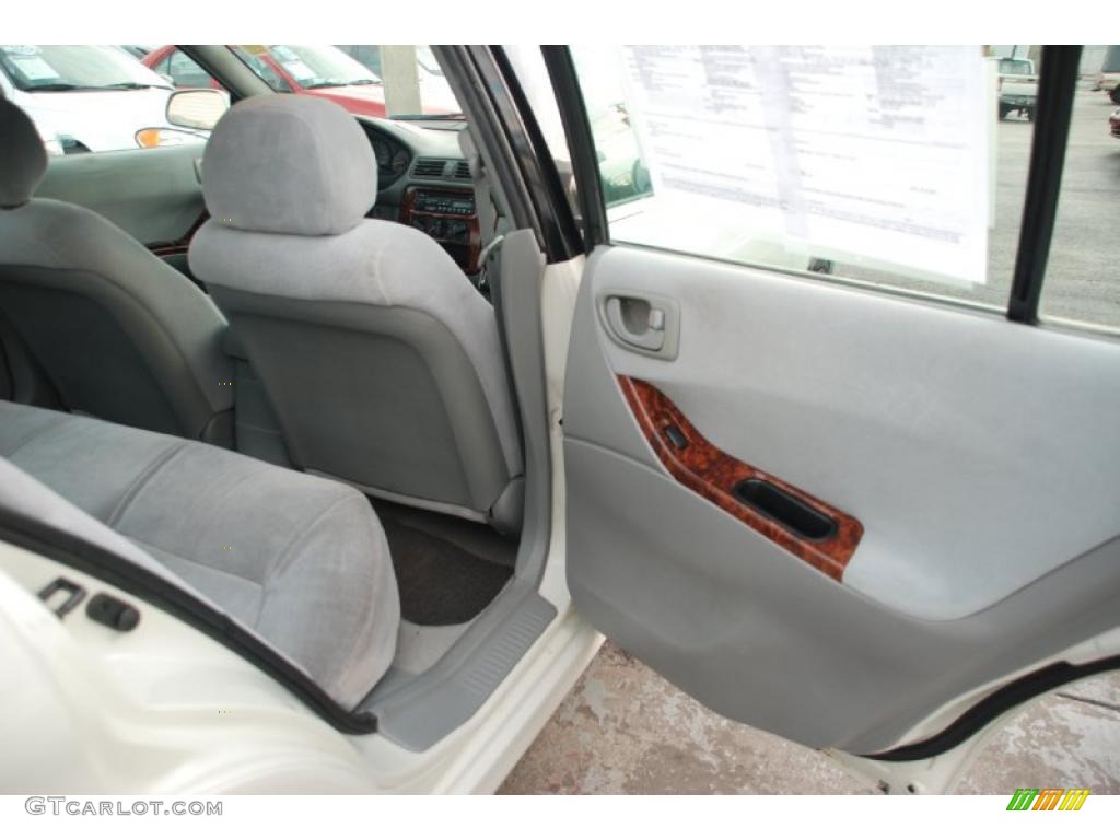 2001 Galant ES - Northstar White / Gray photo #22