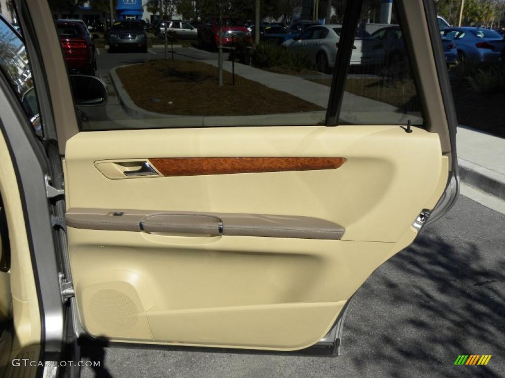 2007 Mercedes-Benz R 320 CDI 4Matic Macadamia Door Panel Photo #42951911