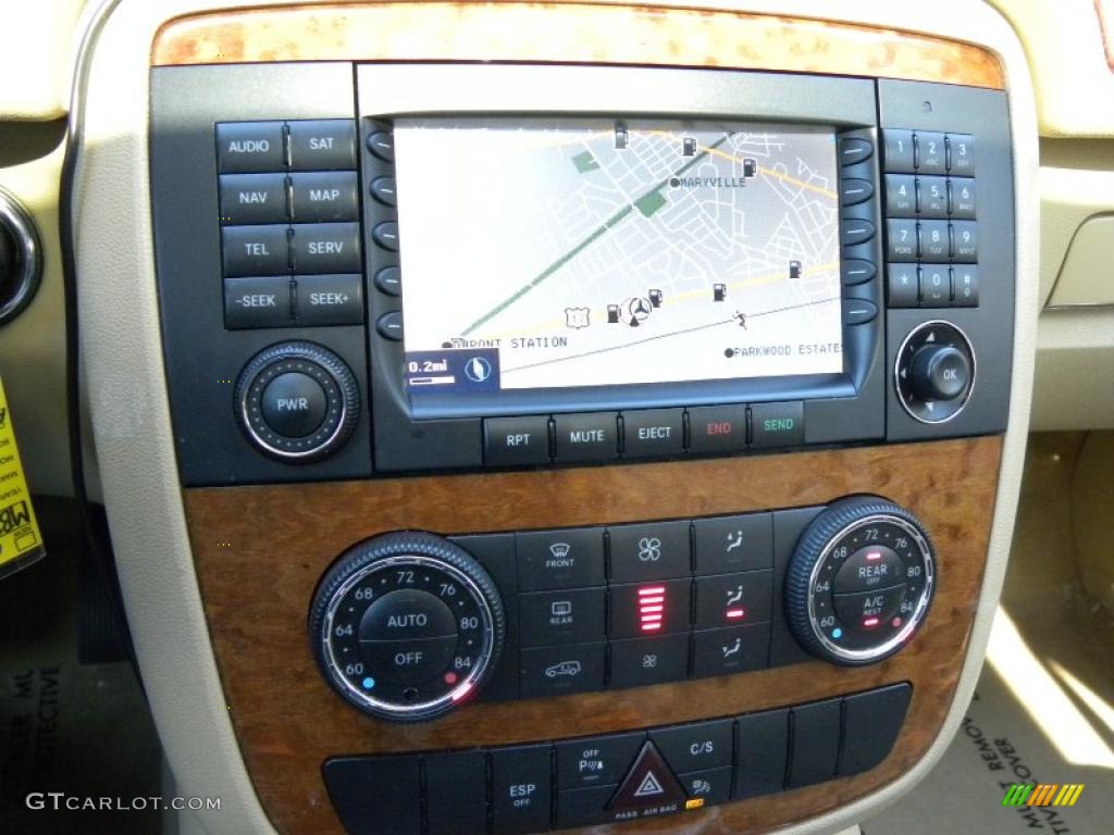 2007 Mercedes-Benz R 320 CDI 4Matic Controls Photo #42952039