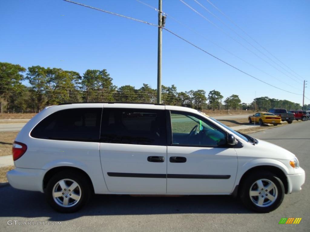 2006 Grand Caravan SE - Stone White / Medium Slate Gray photo #12