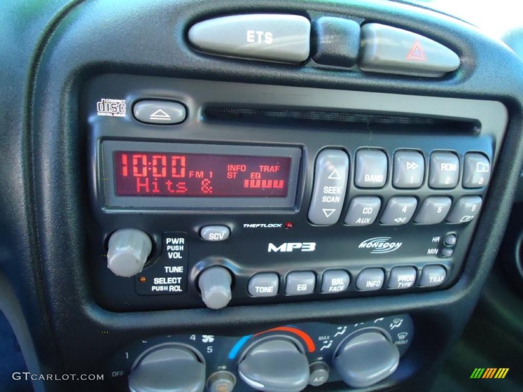 2005 Pontiac Grand Am GT Coupe Controls Photo #42956119