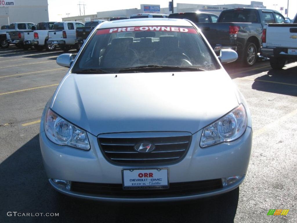 2009 Elantra SE Sedan - Quicksilver / Gray photo #2