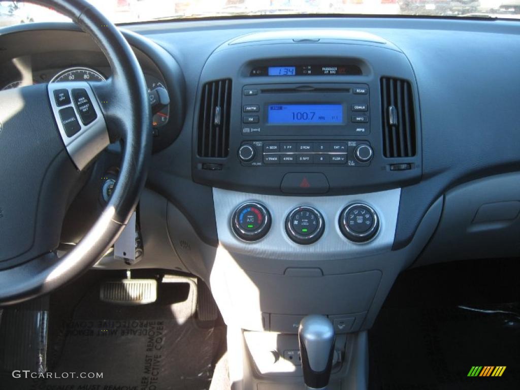 2009 Elantra SE Sedan - Quicksilver / Gray photo #10