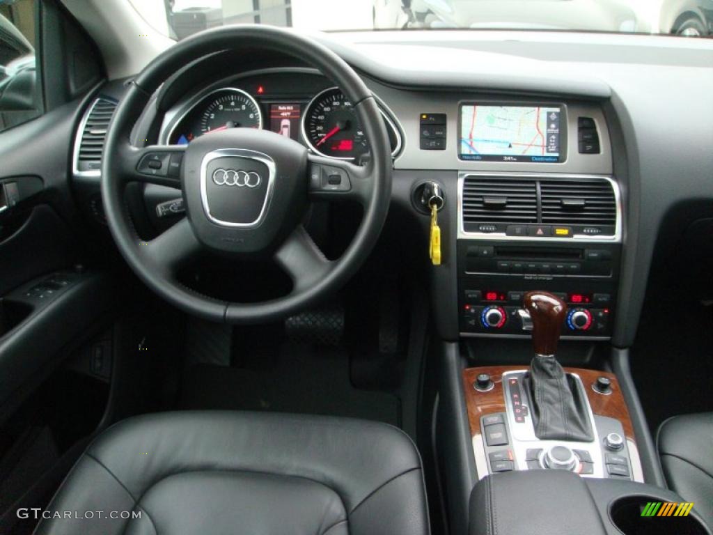 2008 Audi Q7 4.2 Premium quattro Black Dashboard Photo #42961387