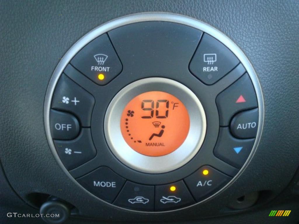 2009 Nissan Cube 1.8 SL Controls Photo #42962747