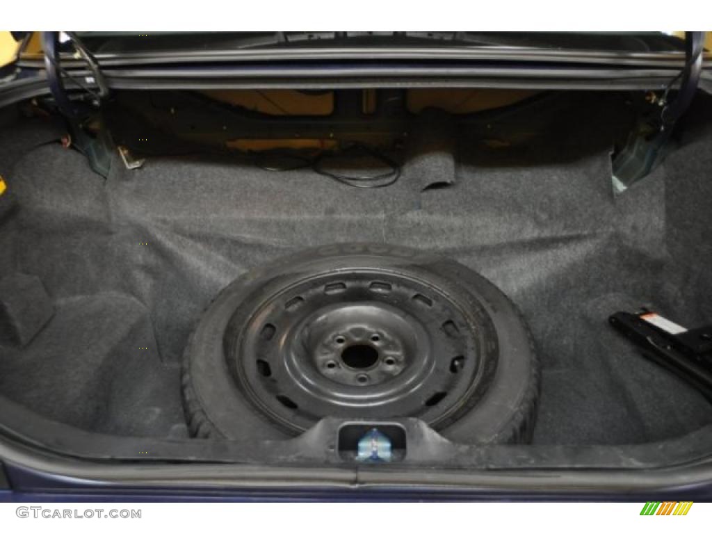 2005 Ford Crown Victoria Police Interceptor Trunk Photo #42969765