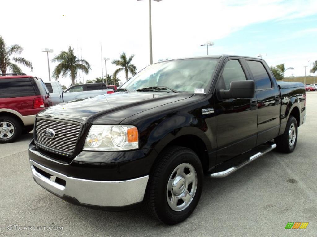 2006 F150 XLT SuperCrew - Black / Medium/Dark Flint photo #17