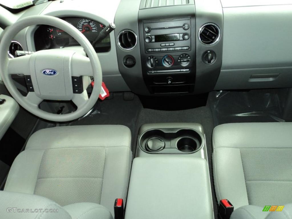 2006 F150 XLT SuperCrew - Black / Medium/Dark Flint photo #29