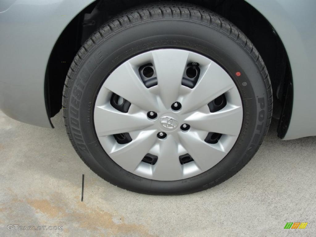 2011 Toyota Yaris 5 Door Liftback Wheel Photo #42978445