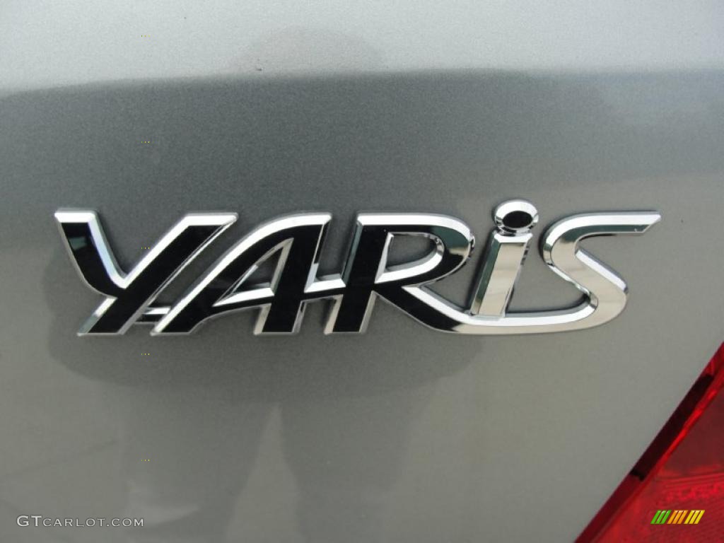 2011 Toyota Yaris 5 Door Liftback Marks and Logos Photo #42978537
