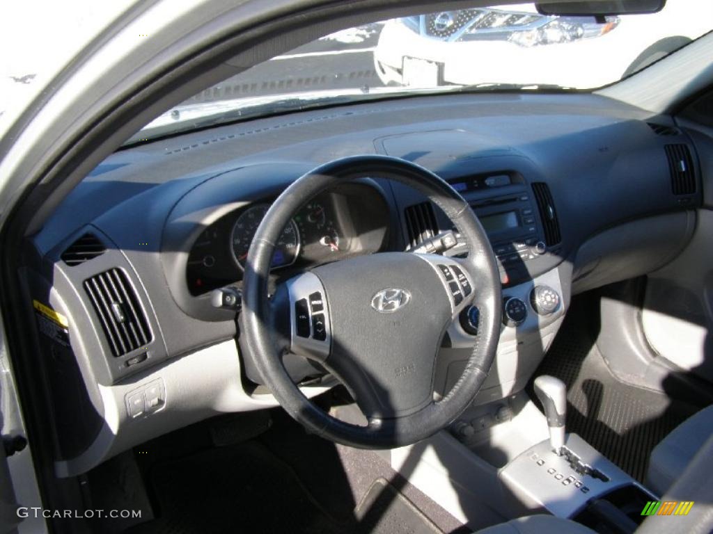2008 Elantra SE Sedan - QuickSilver Metallic / Gray photo #8