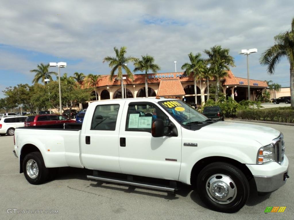 2006 F350 Super Duty XLT Crew Cab Dually - Oxford White / Medium Flint photo #1