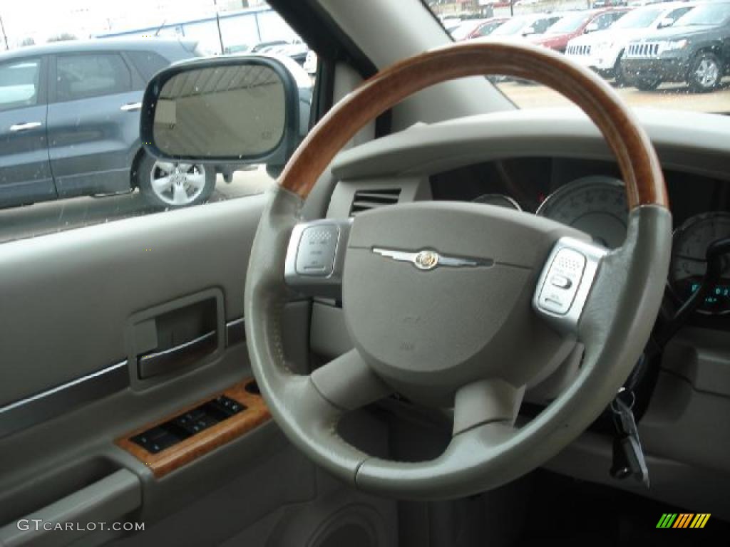 2007 Chrysler Aspen Limited 4WD Dark Khaki/Light Graystone Steering Wheel Photo #42986420