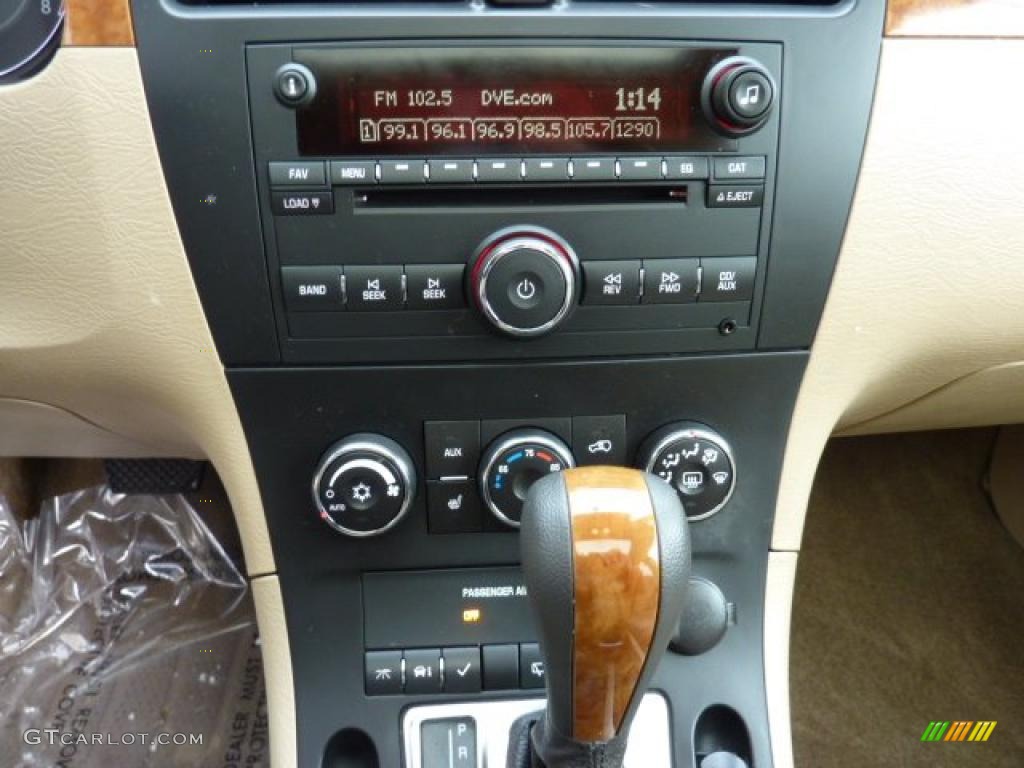 2008 Suzuki XL7 Luxury AWD Controls Photo #42987072