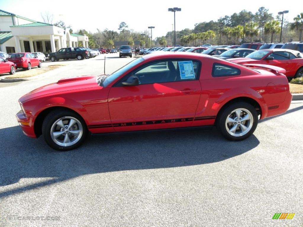 2006 Mustang V6 Premium Coupe - Torch Red / Dark Charcoal photo #2