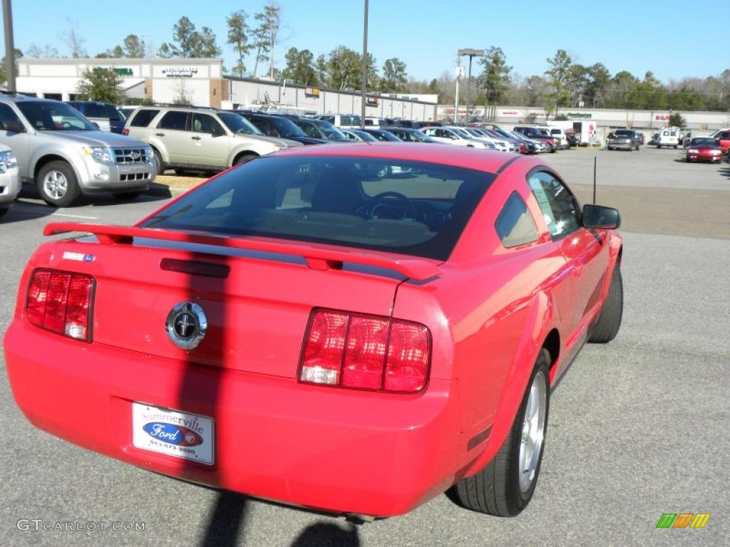 2006 Mustang V6 Premium Coupe - Torch Red / Dark Charcoal photo #10