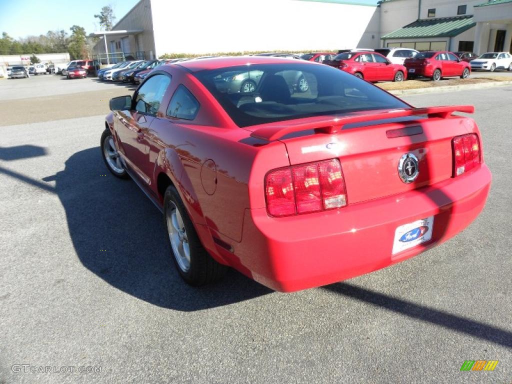 2006 Mustang V6 Premium Coupe - Torch Red / Dark Charcoal photo #12