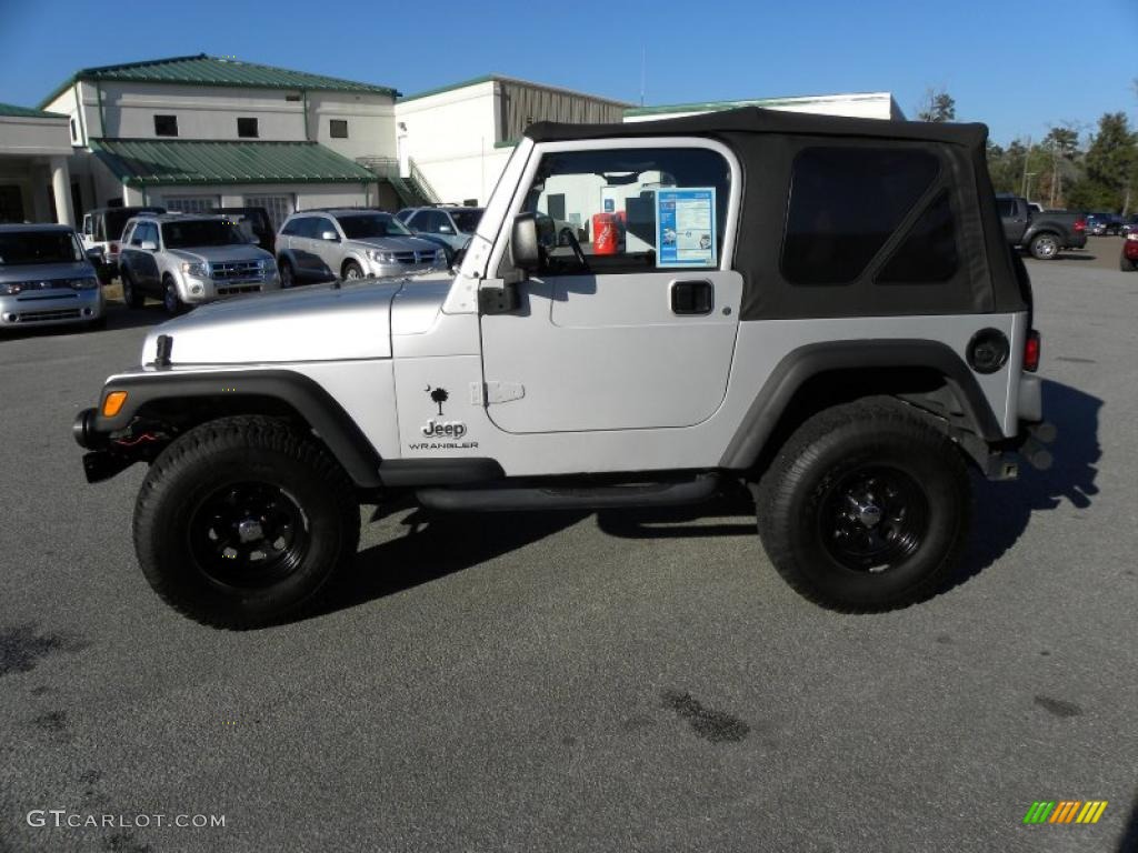 2004 Wrangler X 4x4 - Bright Silver Metallic / Dark Slate Gray photo #3