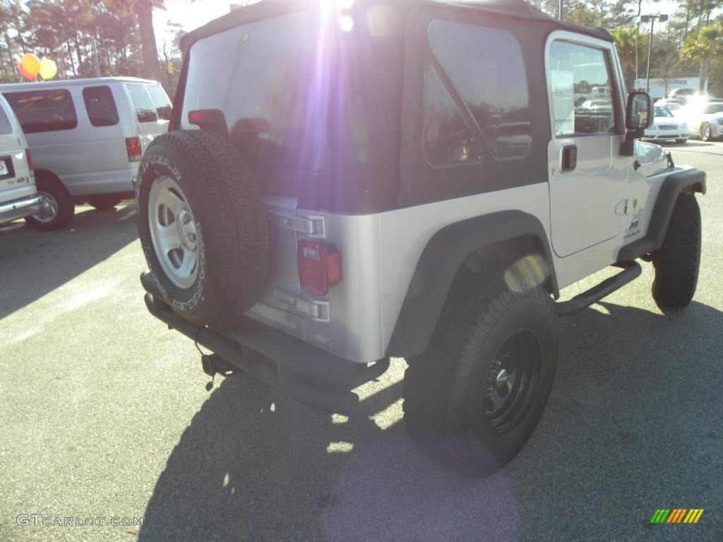 2004 Wrangler X 4x4 - Bright Silver Metallic / Dark Slate Gray photo #10