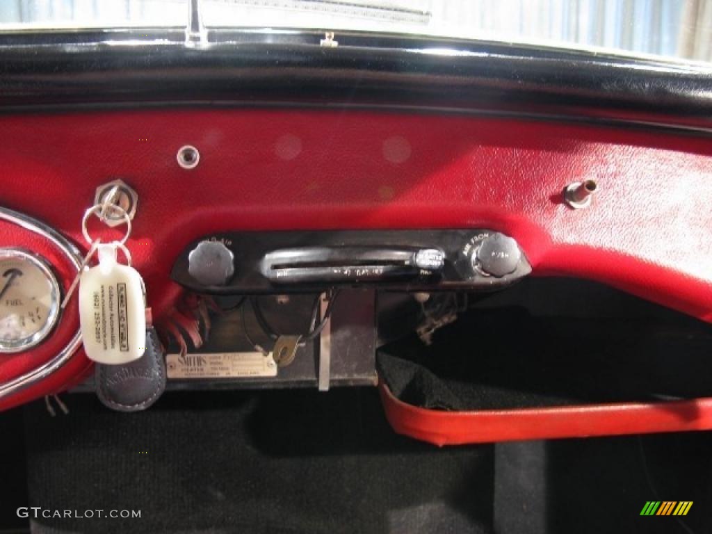 1957 Austin-Healey 100-6 Convertible Controls Photo #42996179