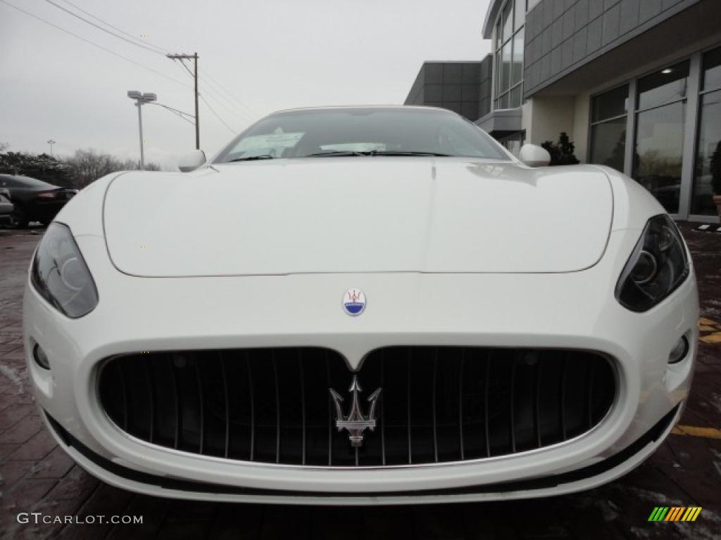 Bianco Eldorado (White) 2011 Maserati GranTurismo Convertible GranCabrio Exterior Photo #42996415