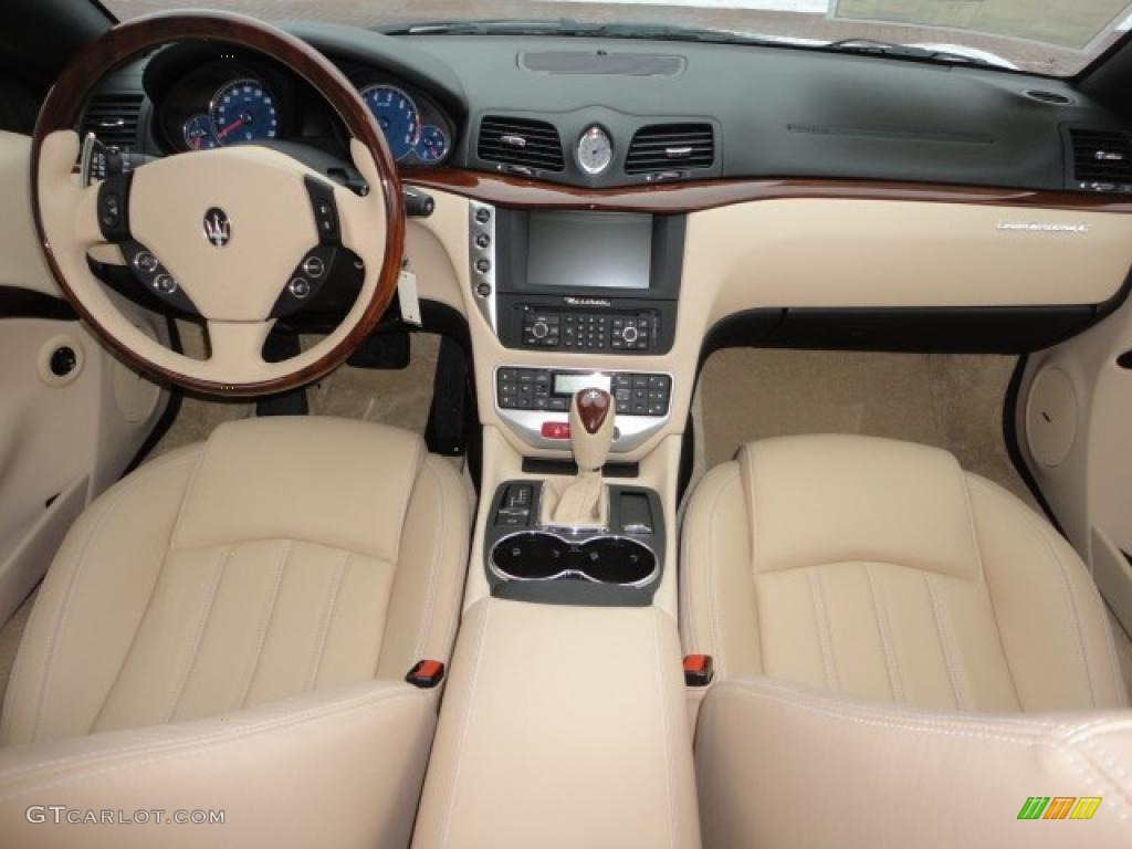 2011 Maserati GranTurismo Convertible GranCabrio Avorio Dashboard Photo #42996651