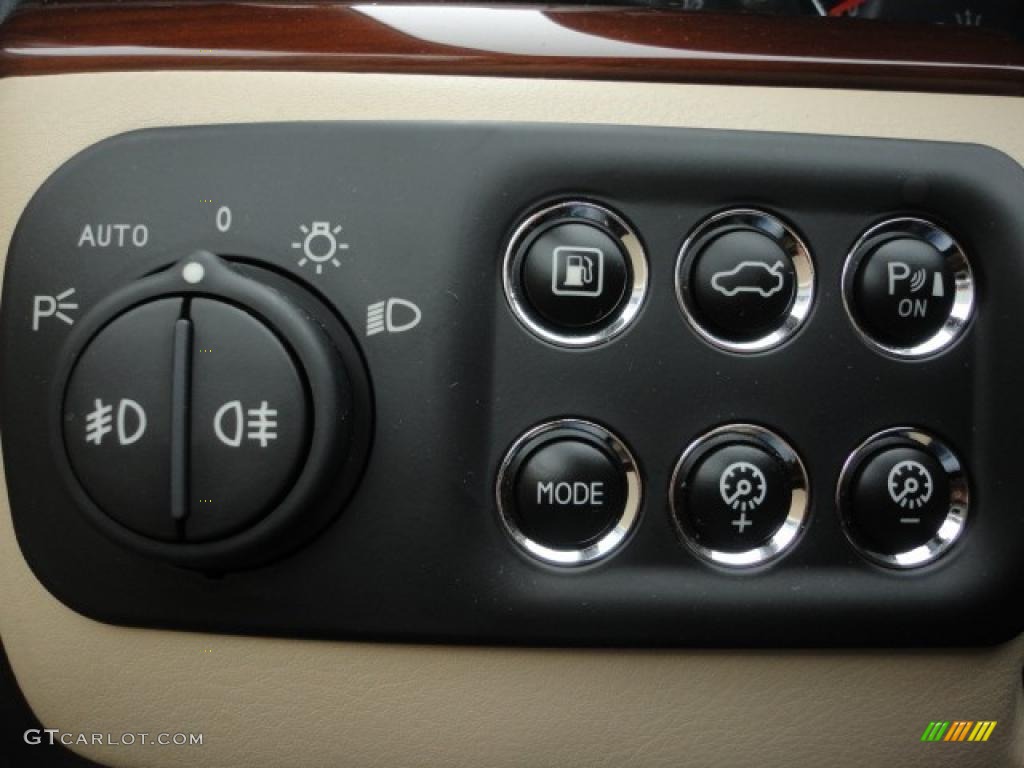 2011 Maserati GranTurismo Convertible GranCabrio Controls Photo #42996783