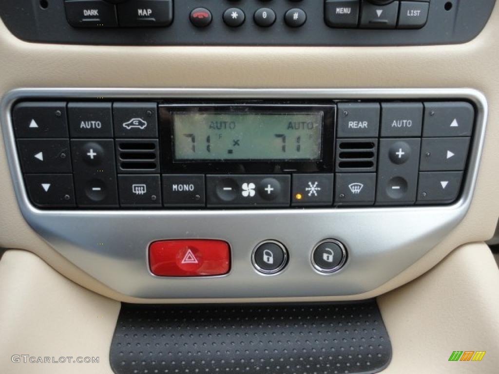 2011 Maserati GranTurismo Convertible GranCabrio Controls Photo #42996843