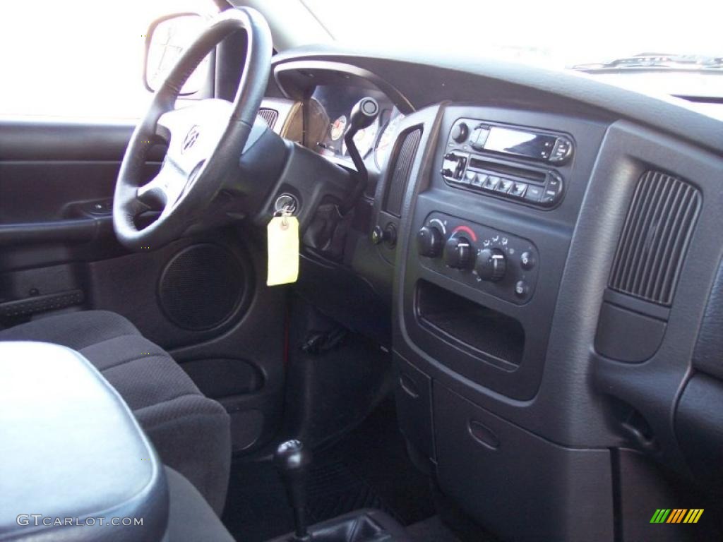 2002 Ram 1500 Sport Quad Cab 4x4 - Flame Red / Dark Slate Gray photo #45