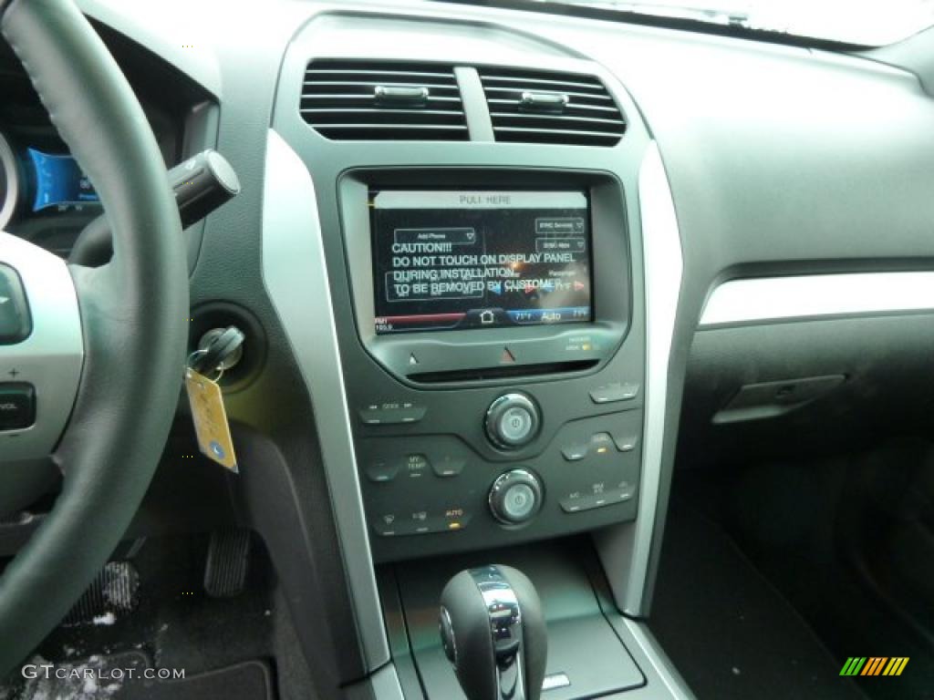 2011 Ford Explorer XLT 4WD Controls Photo #43007371