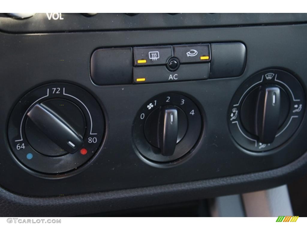 2006 Volkswagen Jetta TDI Sedan Controls Photo #43007587