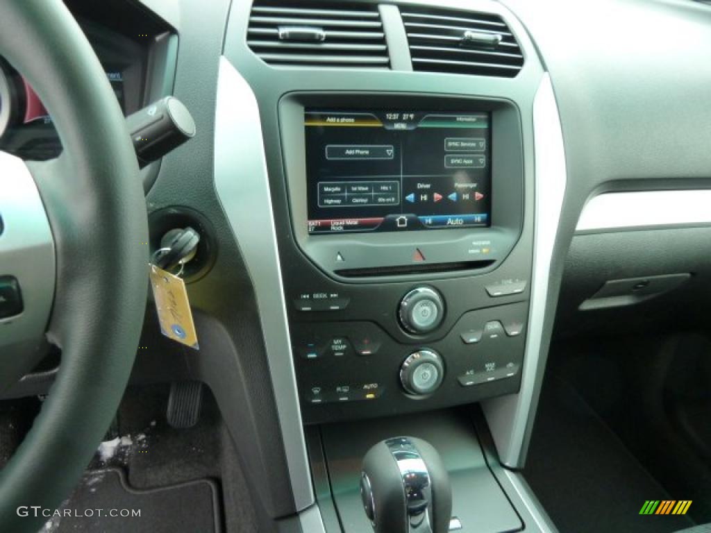2011 Ford Explorer XLT 4WD Controls Photo #43008059