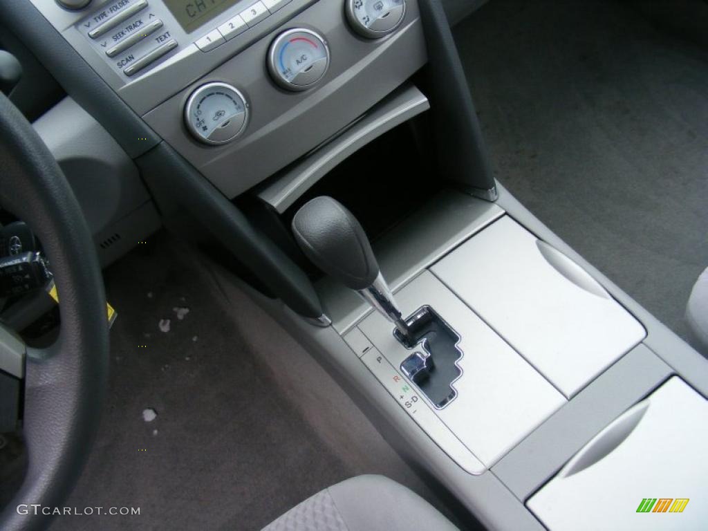 2011 Camry LE - Classic Silver Metallic / Ash photo #22