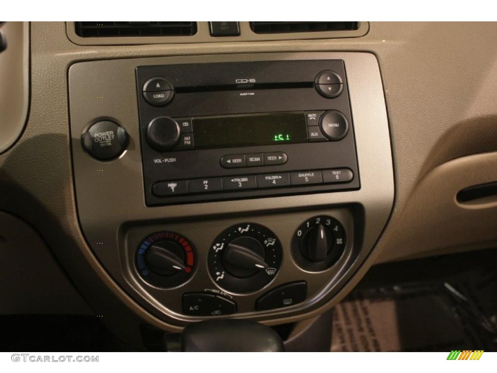 2005 Focus ZXW SE Wagon - Arizona Beige Metallic / Dark Pebble/Light Pebble photo #7