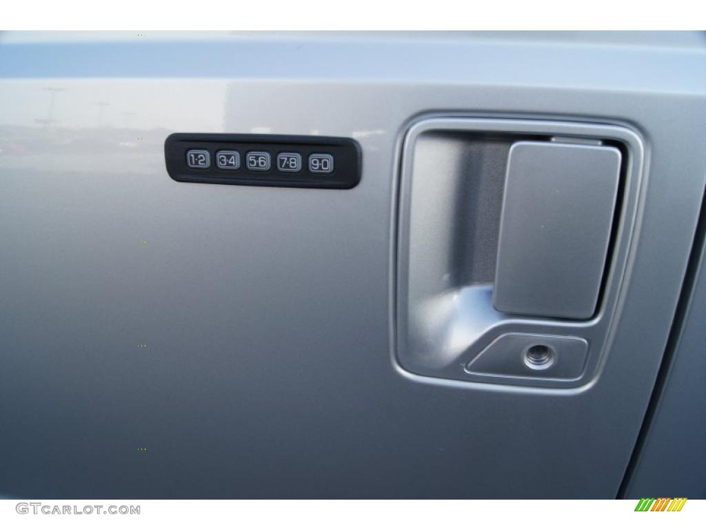 2011 F250 Super Duty Lariat Crew Cab 4x4 - Ingot Silver Metallic / Black Two Tone Leather photo #46