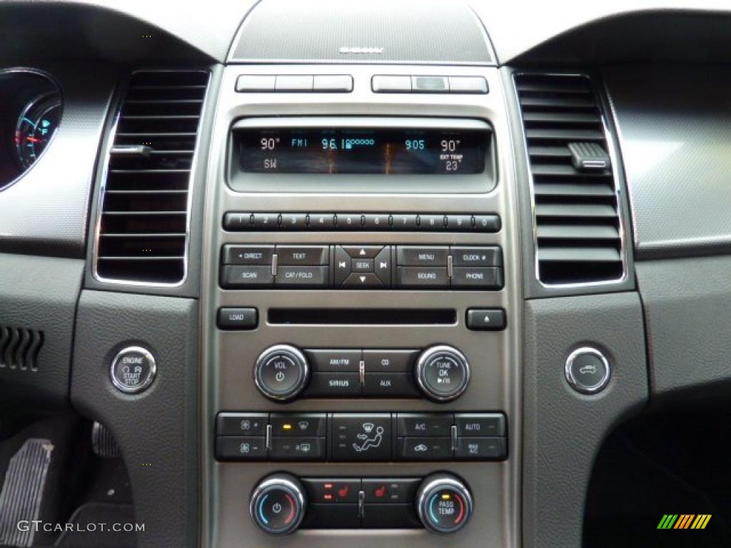 2010 Ford Taurus SEL AWD Controls Photo #43018687