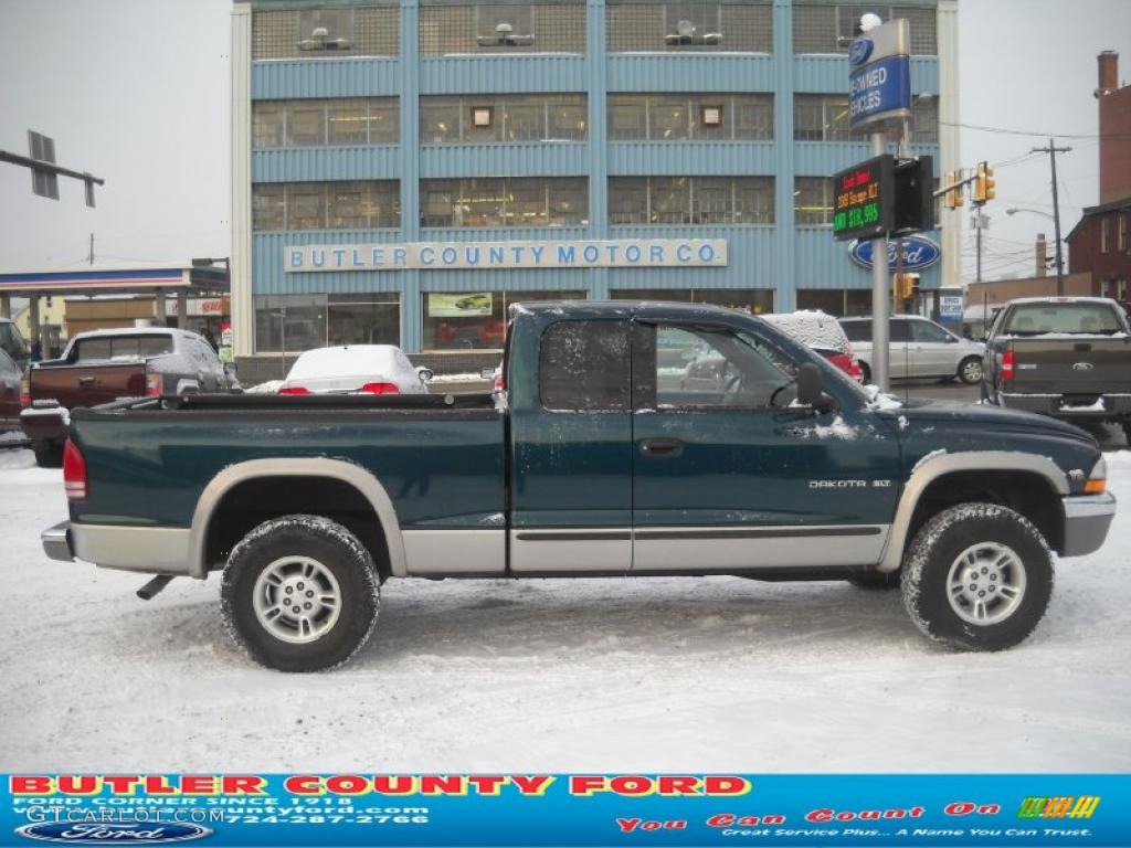 1998 Dakota SLT Extended Cab 4x4 - Emerald Green / Mist Gray photo #1