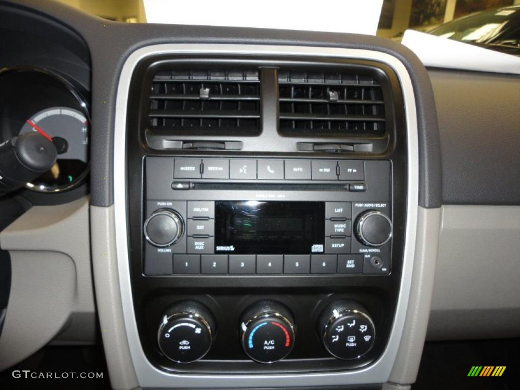 2010 Dodge Caliber Express Controls Photo #43031463