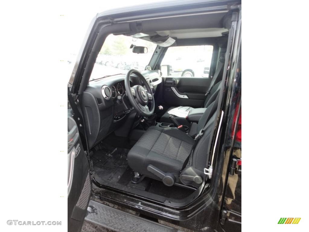 Black Interior 2011 Jeep Wrangler Unlimited Sahara 4x4 Photo #43032763