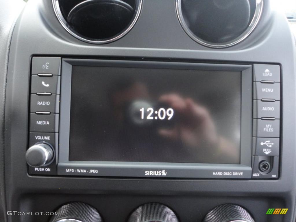 2011 Jeep Compass 2.4 Latitude 4x4 Controls Photo #43035535