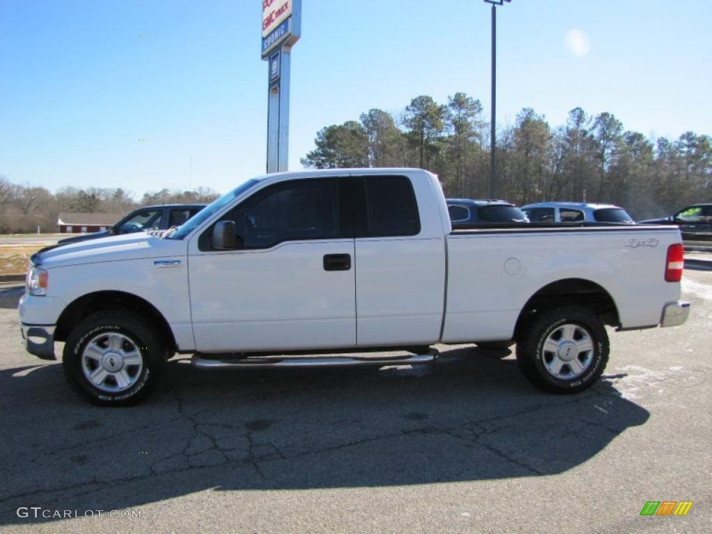 2004 F150 XLT SuperCab 4x4 - Oxford White / Medium Graphite photo #4