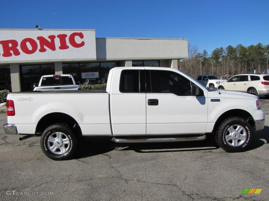 2004 F150 XLT SuperCab 4x4 - Oxford White / Medium Graphite photo #8