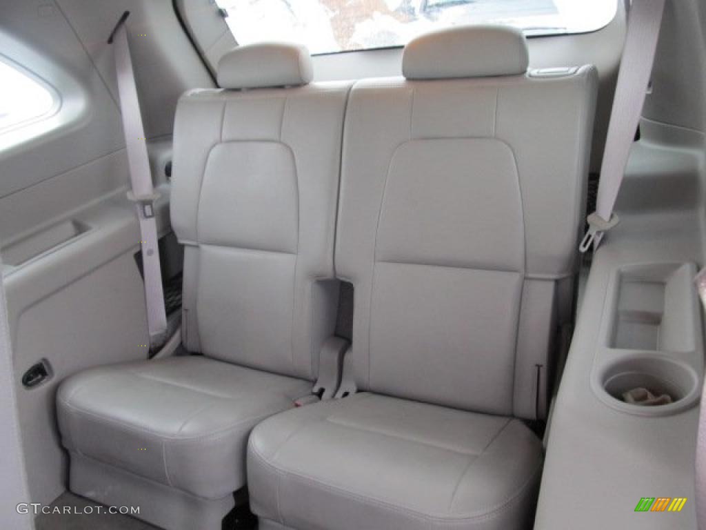 Gray Interior 2009 Suzuki XL7 Luxury AWD Photo #43038155