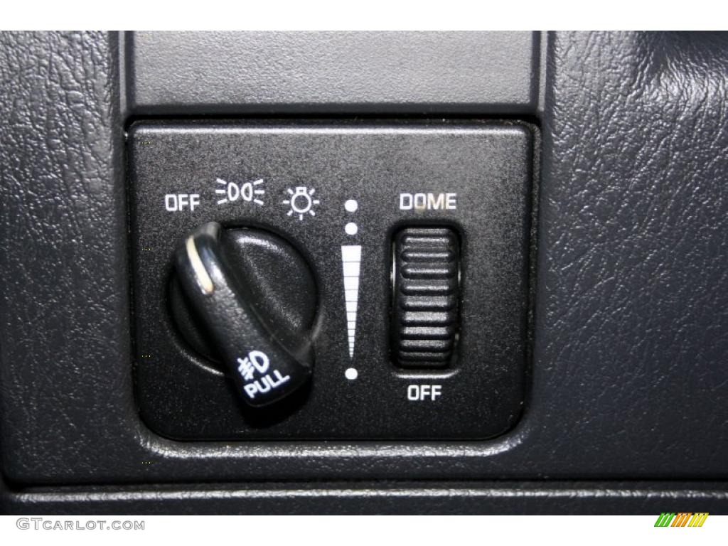 2001 Dodge Durango R/T 4x4 Controls Photo #43041971
