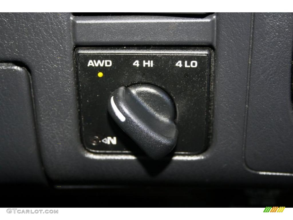 2001 Dodge Durango R/T 4x4 Controls Photo #43042104