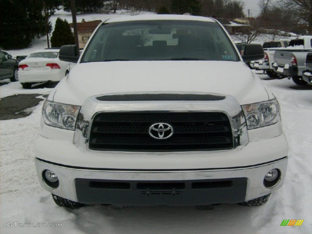 2008 Tundra SR5 CrewMax 4x4 - Super White / Graphite Gray photo #2